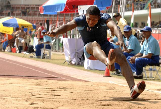 田径谈判罚：尺度之争背后的逻辑（职业联赛视角）